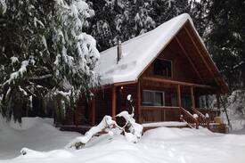 Glacier Villa | LANDON'S LOG CABIN in GLACIER near Mt. BAKER