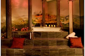 Los Alamos Bed & Breakfast | Roman Suite at the Victorian Mansion Bed and Breakfast