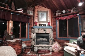 Rexford House | The Red Door Lodge Lake Koocanusa Rexford Montana