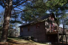 Kinderhook House | Cozy Hudson Valley Cabin, Fully Stocked w/ Wifi