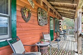 Cherokee Cabin | 'Uncle Bunky's' Bryson City Cabin w/Hot Tub+Views