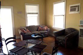 Downtown Apartment | Duval Balcony - Suite Mischief