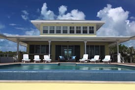 William's Town House | NEW! Stunning Ribbon of Blue Beach House in Exuma