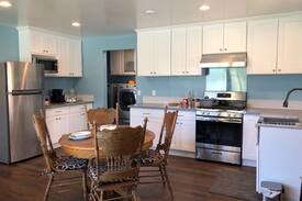 Ontario Apartment | Cozy guest house W/private entrance 10min to ONT