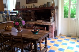 Cussac Villa | Villa Saint-Hilaire Large manoir house