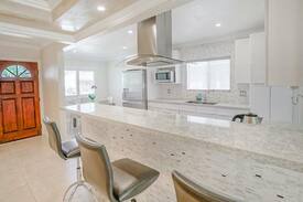 Downey House | Clean Spacious Private Room and Bathroom