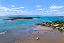 Victoria Point Cabin | Original 1950s Beach/Fishing Cottage