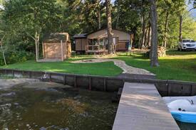Murchison House | Lakefront getaway