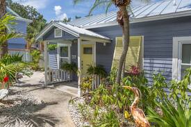 Safety Harbor Cabin | Seadog- Heart of Downtown Safety Harbor, Florida