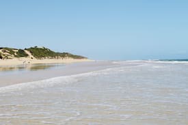 Torquay House | Beachfront Bliss