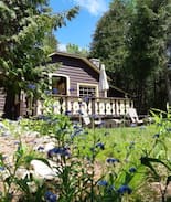Stokes Bay Cabin | Hardwick Cove Hideaway - Steps from the Beach!