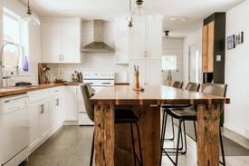 Mahone Bay House | Across The Cove Beach House - close to Nordic Spa
