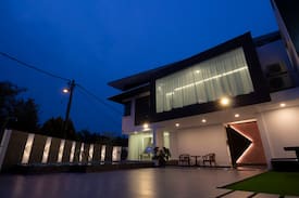 Puchong House | Thirty Villa @ Puchong, Putrajaya (10rooms 30pax)