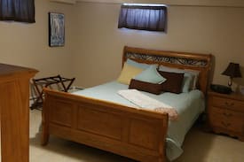 Stoneham Apartment | Cozy Basement Apartment-Stoneham