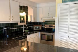 Hyannis House | Yachtsman Condo Unit 28