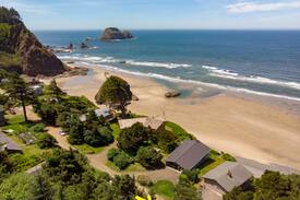 Tillamook Villa | The Surfside at Short Beach (hot tub & ocean view)