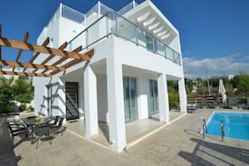 Pegeia Villa | Coral Bay Villas, walking distance to the beach