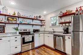 Dixon Park Cabin | Orchid Cottage at Forsyth Park- Victorian District