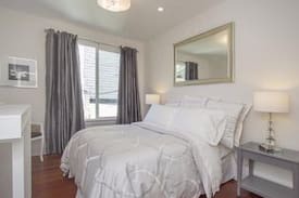 Cow Hollow Apartment | Cozy Marina Studio by Presidio, Bistro Downstairs!