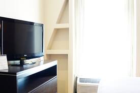 Queens Hotel | Nesva Hotel, Twin Standard
