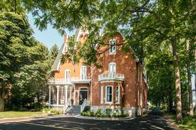 Prince Edward Hotel | Merrill House - The Dreaming Suite