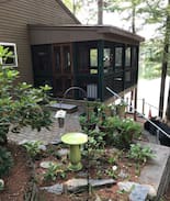 Acton House | Sweet Cottage on Loon Pond