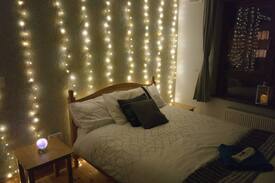 Dungarvan House | Cosy Double Room with Shared Kitchen and Breakfast