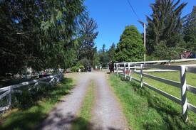 Otter Point Bed & Breakfast | East Meets West, a fusion B&B (Room B)