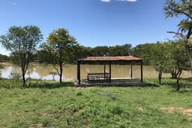 Umtshezi Villa | Self Catering Chalet Slievyre Game Farm, Estcourt