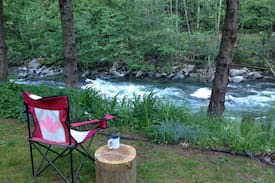 Hope House | Relaxing, Rejuvenating, Riverhouse Retreat.