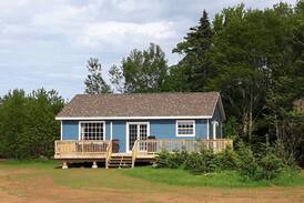 Oyster Bed House | Bluejay cottage - Family time!