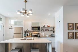 Detroit - Shoreway Apartment | Herman Gardens Luxury Rental