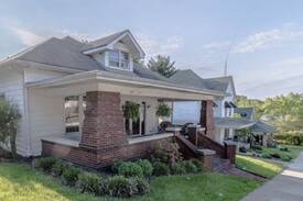 French Lick House | Maple Dealings -Spacious Downtown Gathering Dream