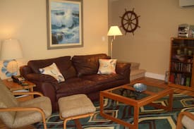 Lincoln City House | Siletz River Front Retreat