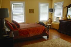 Jeffersonville House | Jeffersonian B&B Pollen Room
