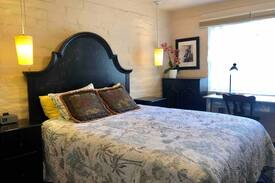 Westside Santa Cruz Hotel | "Adobe on Green" Villa (Rm#3) - 3min walk downtown