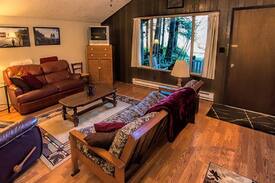 Forks Cabin | Cozy riverside/rain forest cabin ~ Bogie Bungalow