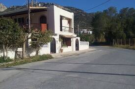 Istron Apartment | Villa Domna Ground Floor Apartment with Yard