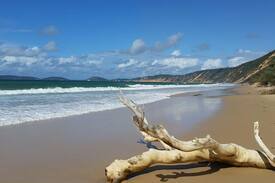 Rainbow Beach Apartment | Rainbow Beach Loft - Entire Apartment