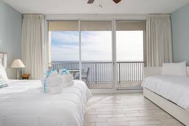 Long Beach House | Majestic Beach Resort 1-1912