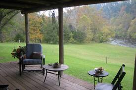 Lexington Cabin | Cabin on the River at the Bare Farm