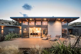 Queensberry House | HILLTOP HAVEN- QUEENSBERRY- NEAR WANAKA
