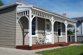 Oamaru Cabin | Clara's Cottage