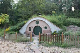 Broadway House | Hobbit Style Underground Cabin