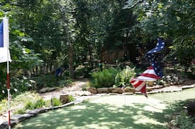 West Siloam Springs Cabin | Flint Creek Cabin on the Bluff