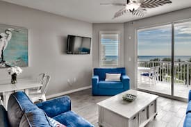 Fort Walton Beach Apartment | Destin West 414 Beach front - Awesome Lazy River!