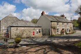 Saint Breward House | 'The Letter Box' Studio Apartment, Wenford Bridge
