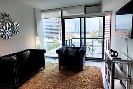 North Buckhead Apartment | Luxurious Highrise Haven (City View)