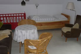 Neuwelschhufe Apartment | Ferienwohnung "Hopping to Dresden"