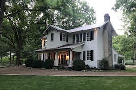 Bellevue House | Hows Manor - Historical Luxury Farmhouse - 1840